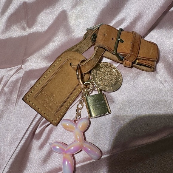 Louis Vuitton Bag Charm Gold with LV Luggage Tag and LV PadLock and Pink Balloon - Picture 17 of 17